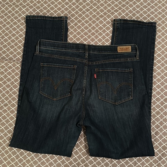 Like new! Levi’s 525 Straight Leg dark wash jeans - Picture 4 of 4